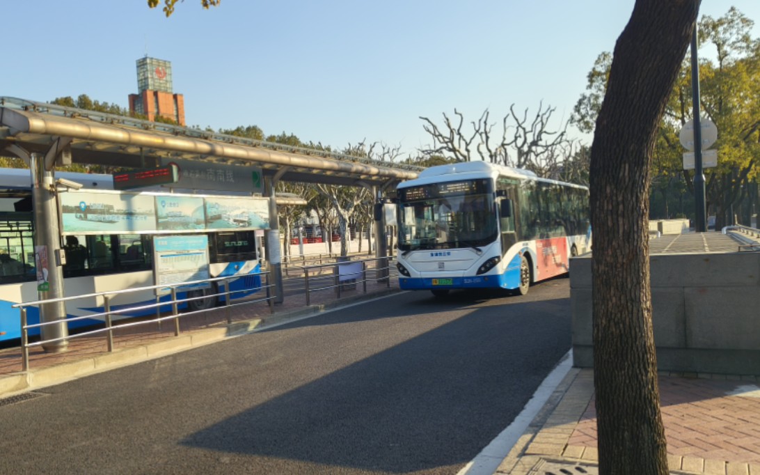 南南线 swb6108bev04 申迪南路南公交枢纽站》上海南站(南广场)全程车