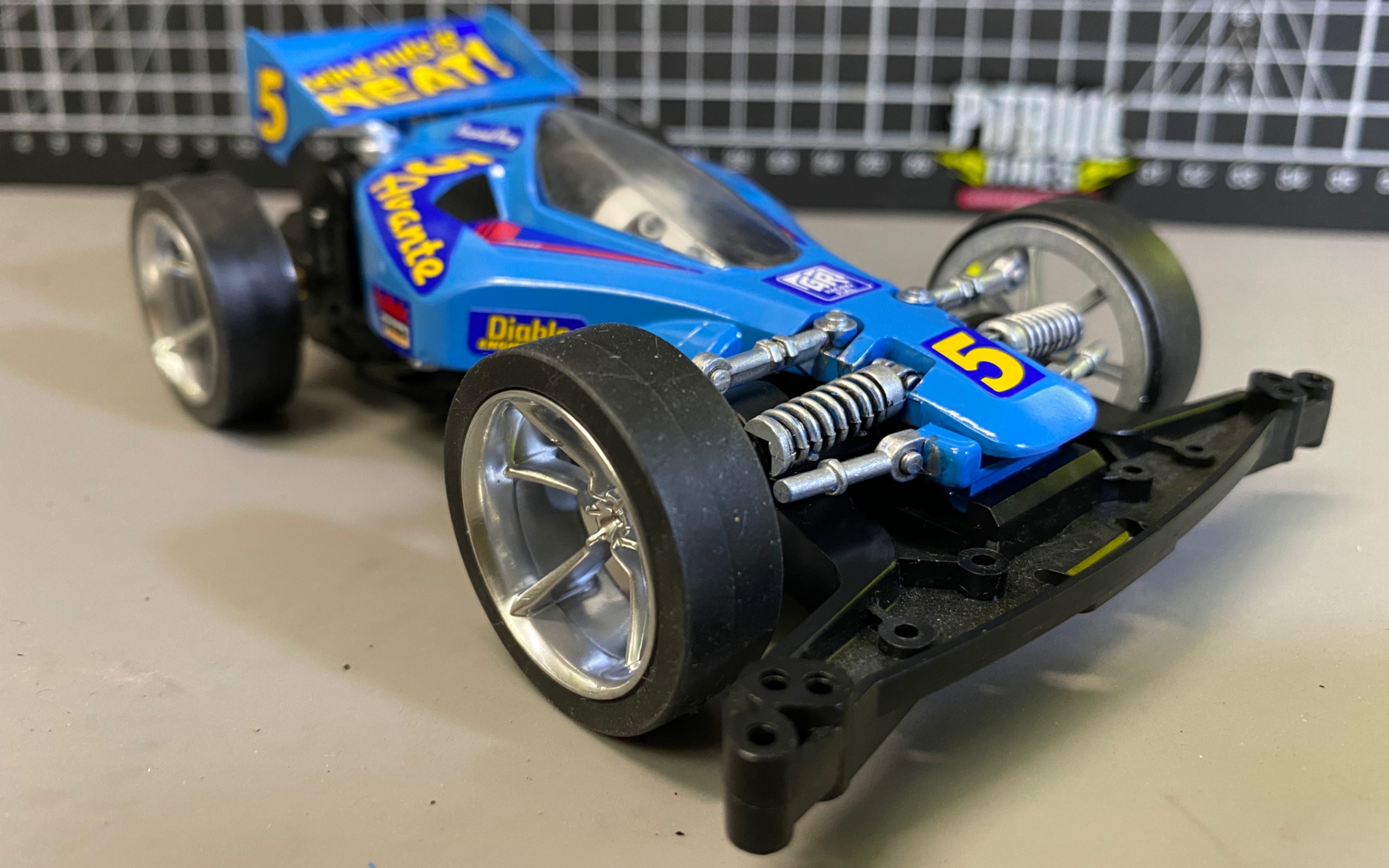 童年回忆:tamiya田宫四驱车翻新:记录复古阿凡avante达制作…_哔哩