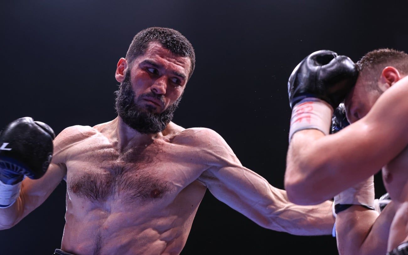 【他的手中握着雷霆——阿特尔ⷨ𔝧‰𙦯”耶夫KO锦集】Artur Beterbiev Making Knockouts Look EASY ᴴᴰ哔哩哔哩bilibili