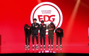 Télécharger la video: 【EDG】永远屈服于骑士礼的温柔