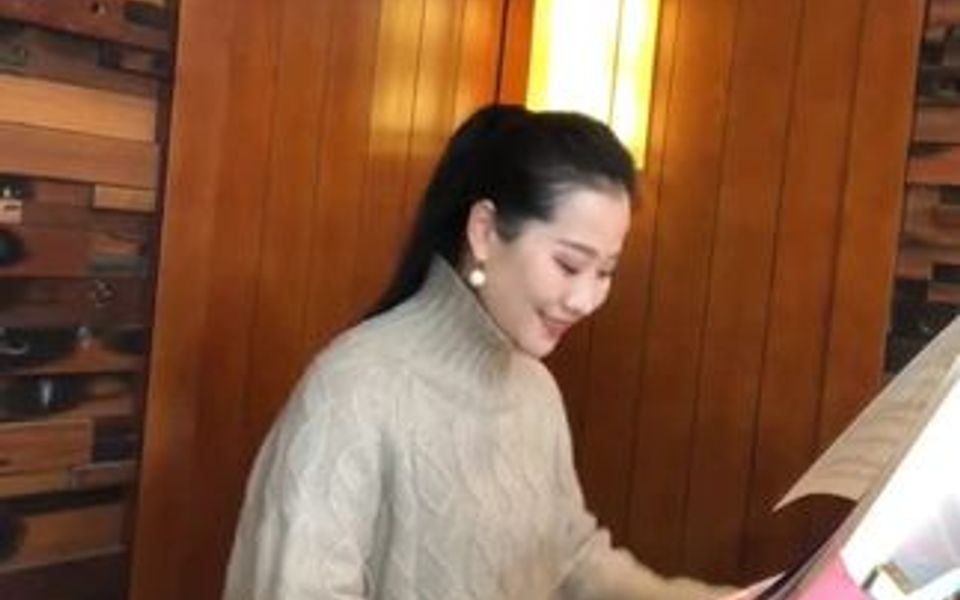 [图]这首《山里的女人喊太阳》应该是艺考民族声乐的考生很喜欢演唱的一首作品，好听！