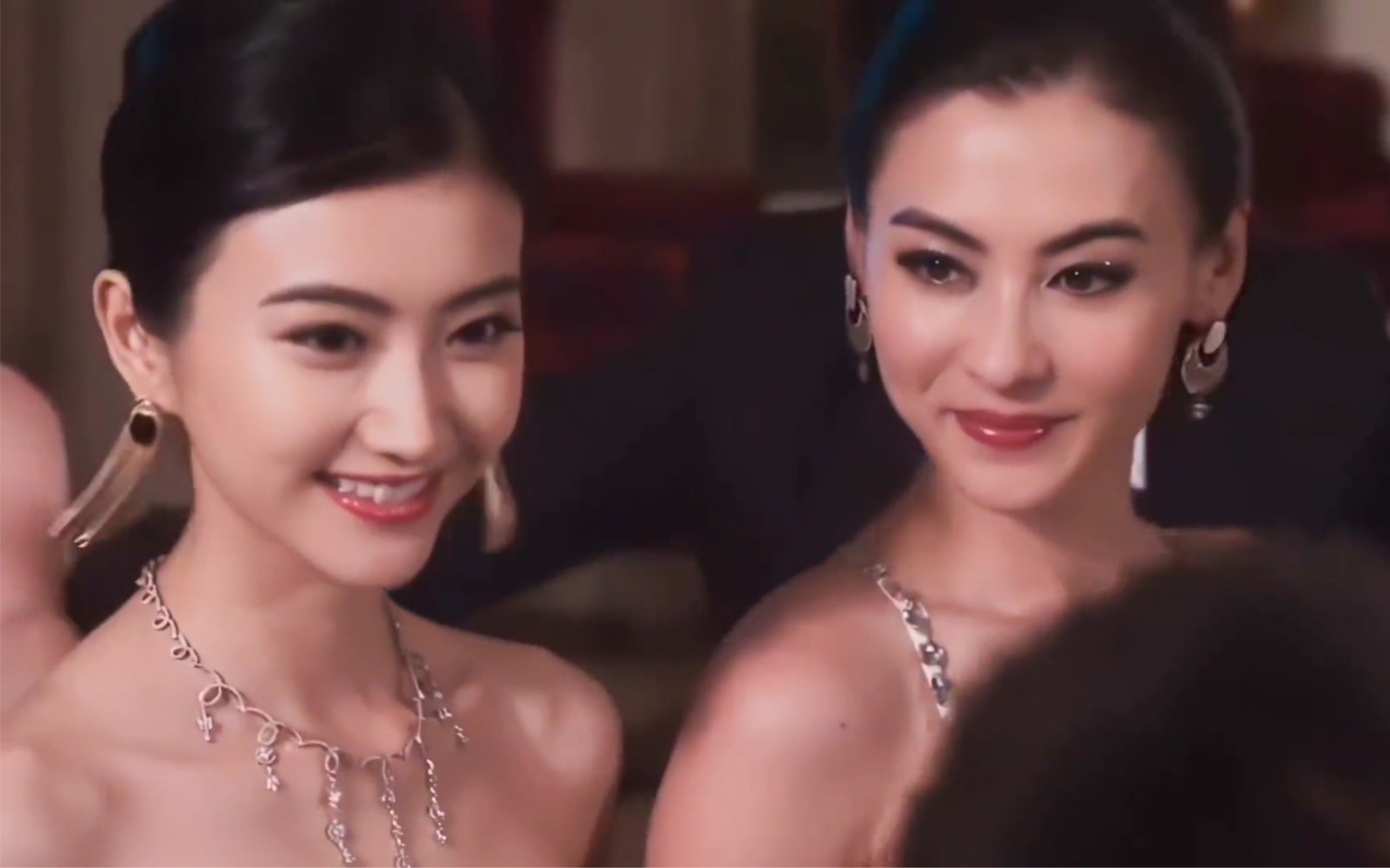 卧槽,十年前景甜和张柏芝罕见同框,从此小说中富家千金有脸了