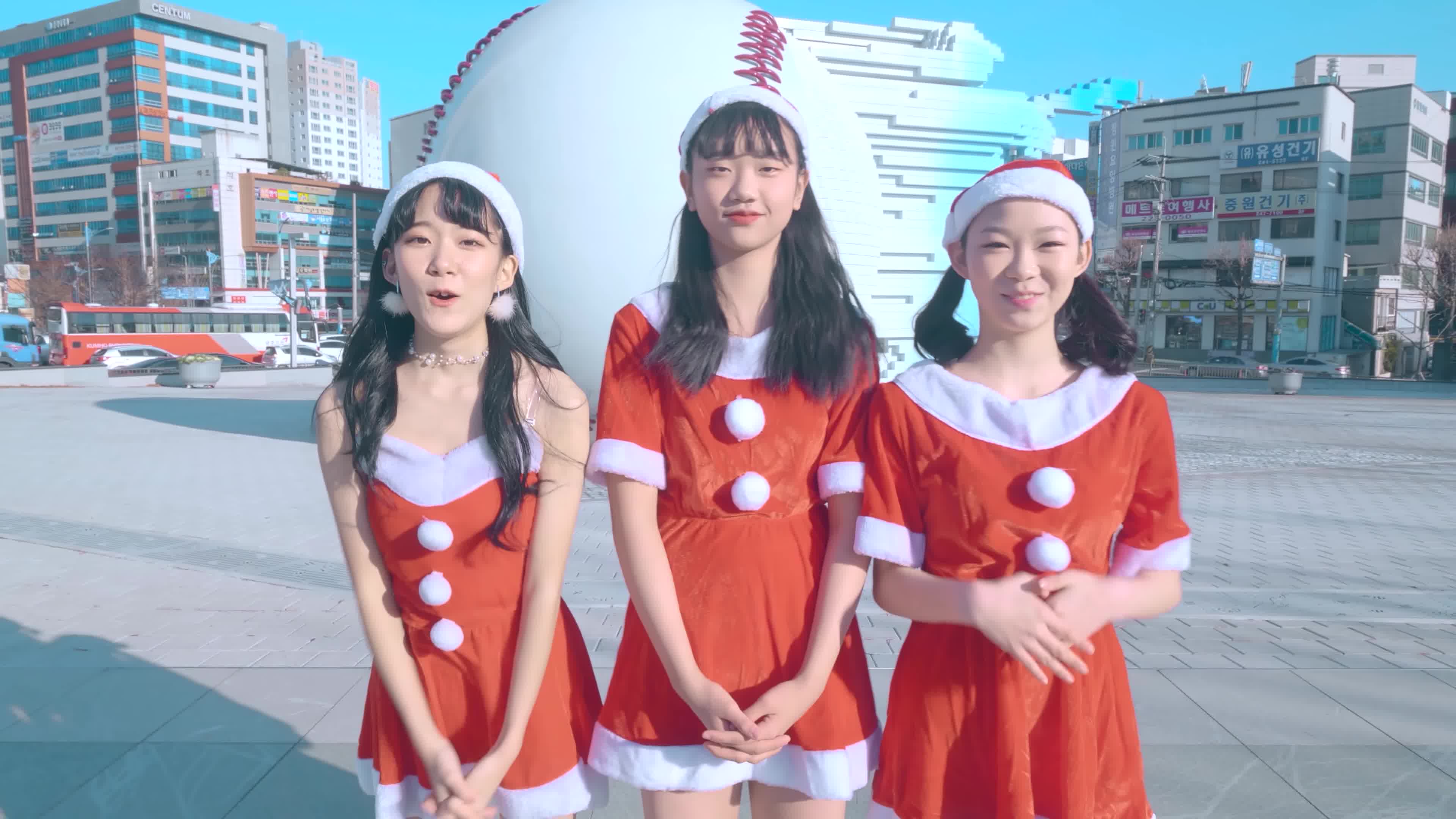 [图]We Wish You A Merry Christmas l Coco Mademoiselle Christmas performance