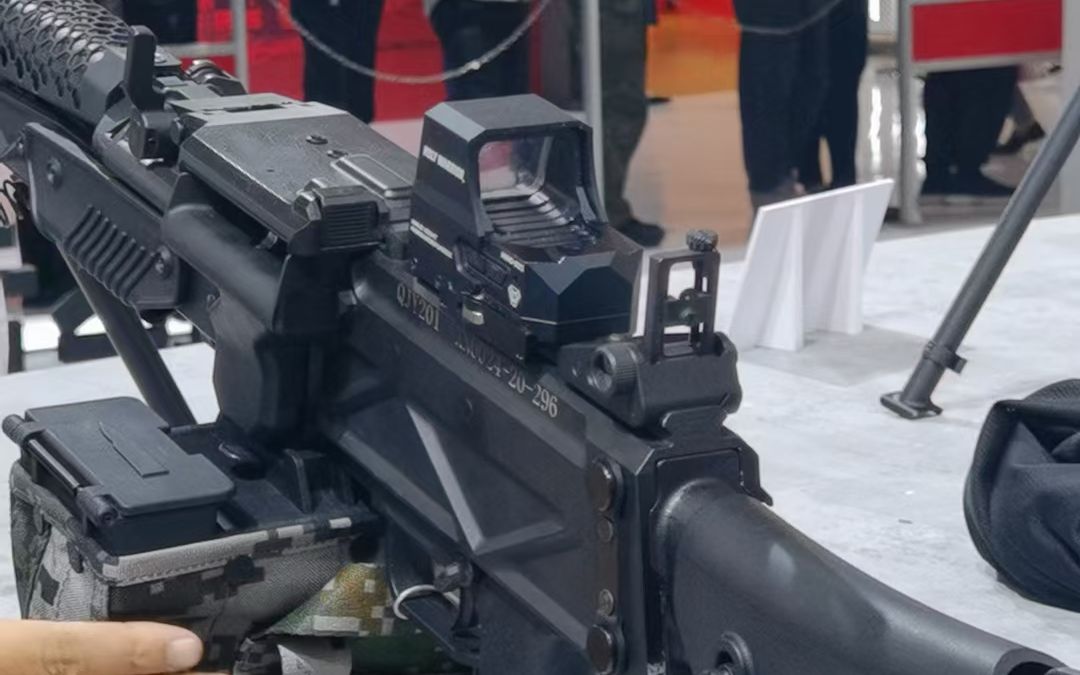 悍武sz-1,参加珠海航展,居然放在国产轻机枪上,开箱看看有什么功能!