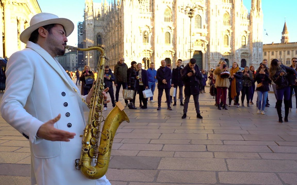 [图]街头萨克斯表演《烟火FIREWORK》- STREET SAX PERFORMANCE