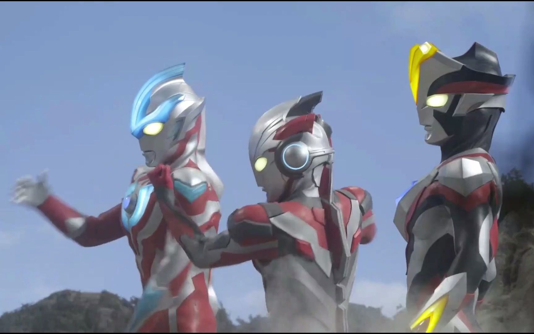 盘点奥特曼中的三人同步变身的名场面,你觉得哪一组更帅?