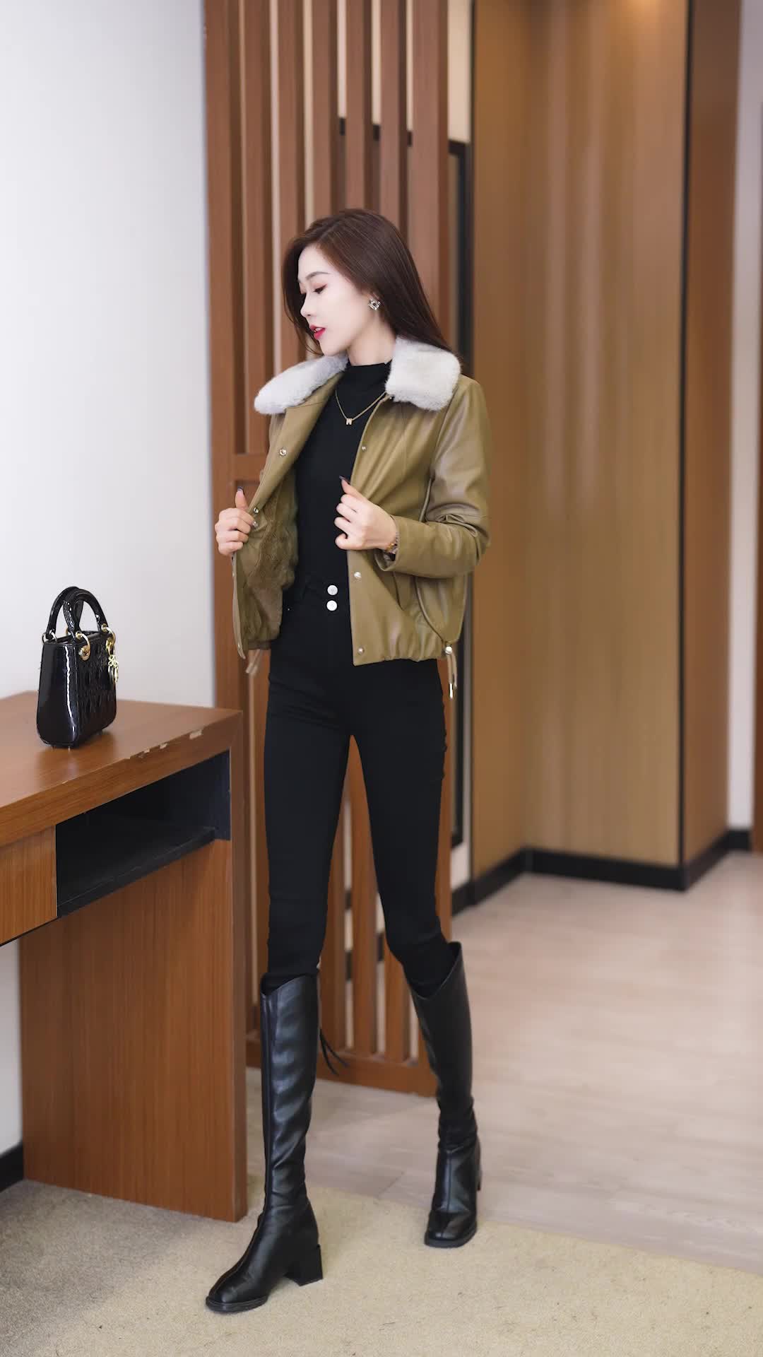 新款加绒大毛领短款皮衣推荐