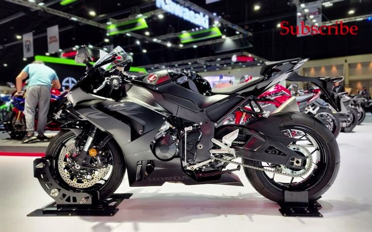 你喜欢的黑色本田cbr1000rr
