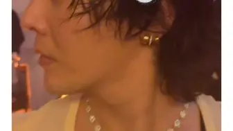 Tải video: GD ins 240905 哥这个点你不睡啊？