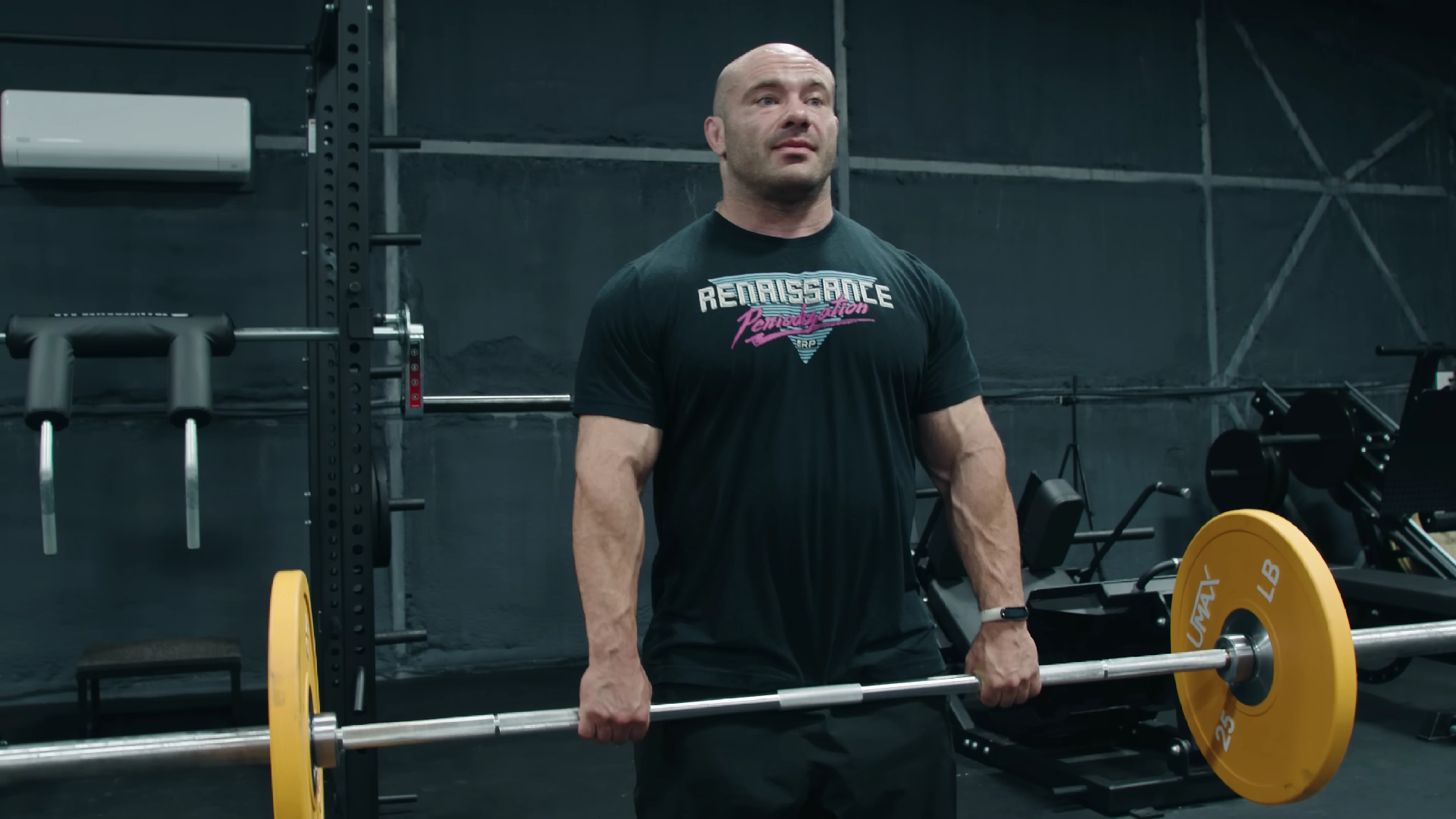 促进肌肉生长的杠铃耸肩09技术