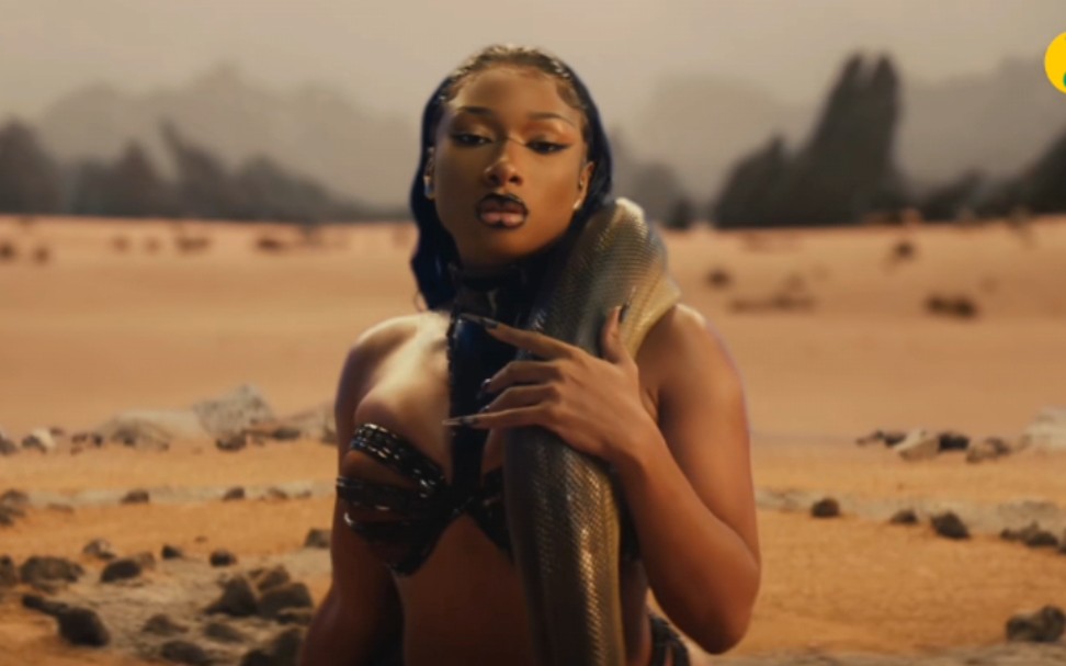 [图]Megan Thee Stallion 新专首单 Cobra MV 姐这次回归是打算震碎通讯录吗