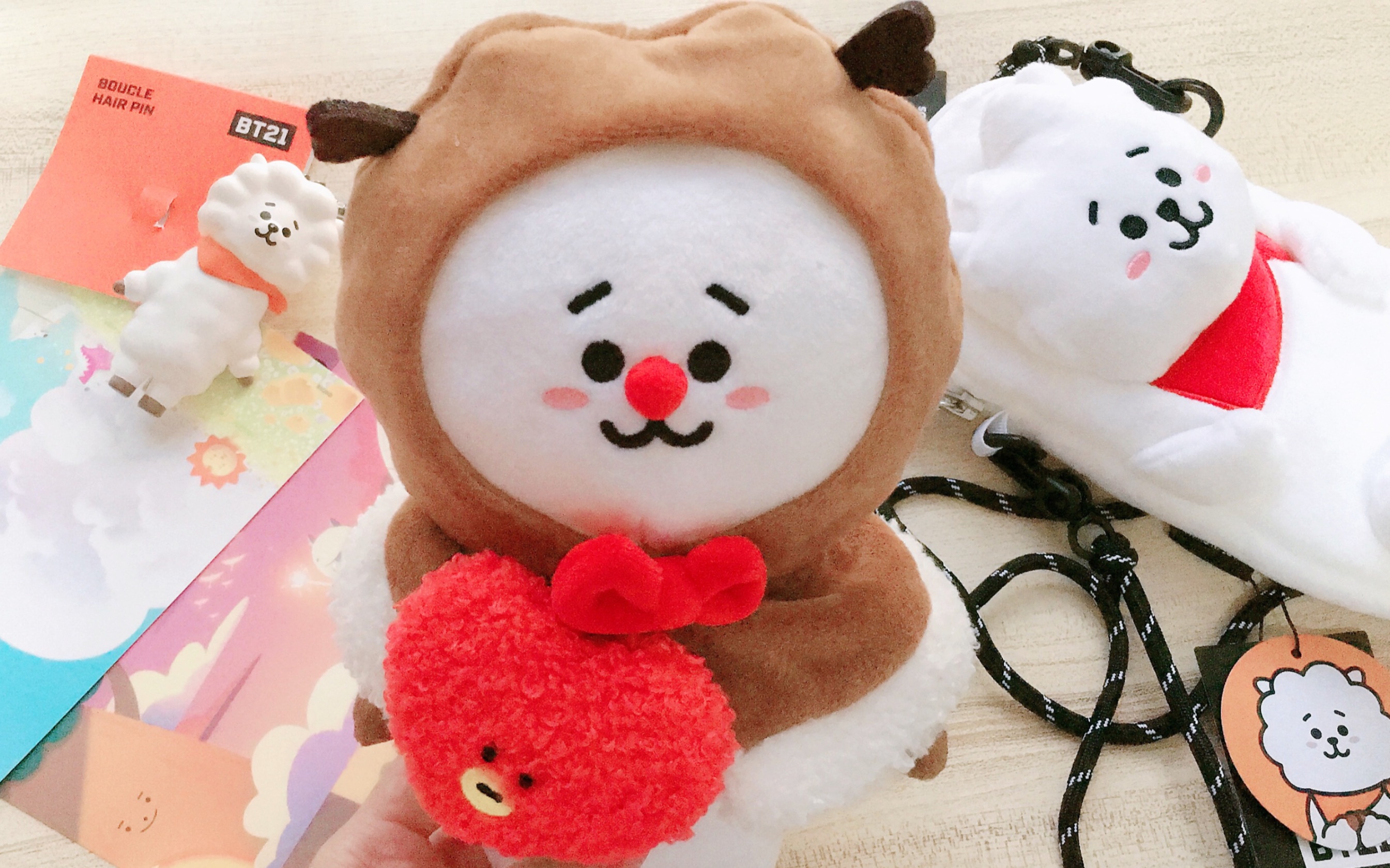 双十一种草bt21开箱拆限量版圣诞rjrj玩偶斜挎包小羊驼真的好可爱吖