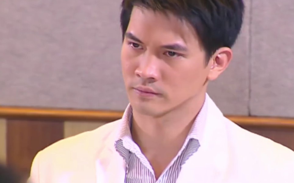 泰剧《裂心》片段之开记者会