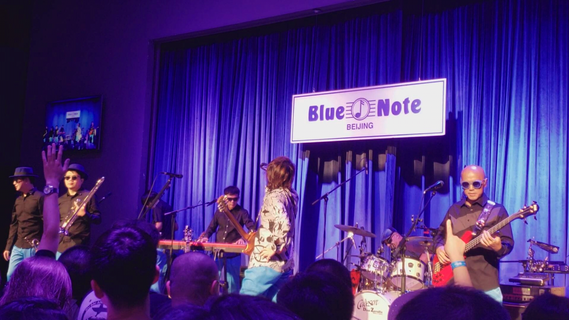 [图]伍佰《愛你一萬年》BLUE NOTE BEIJING “ROCKSTAR”演唱會