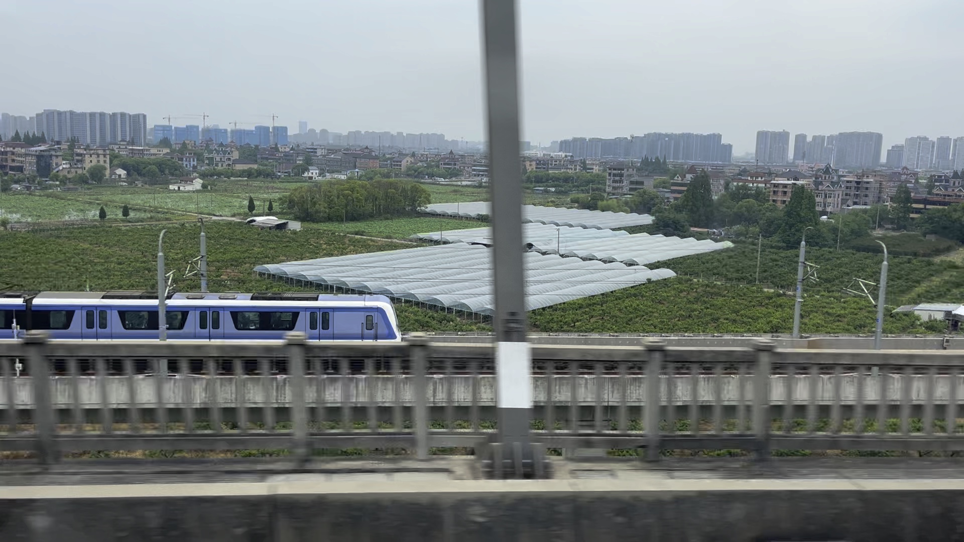 海南西线轻轨图片