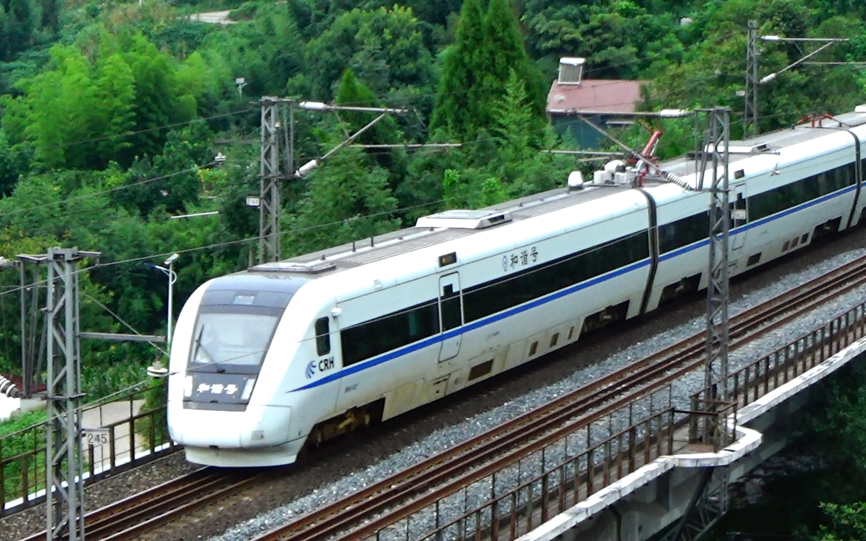 [中国铁路] 达成动车组高速通过 crh1a大地铁担当_哔哩哔哩 (゜-゜)つ