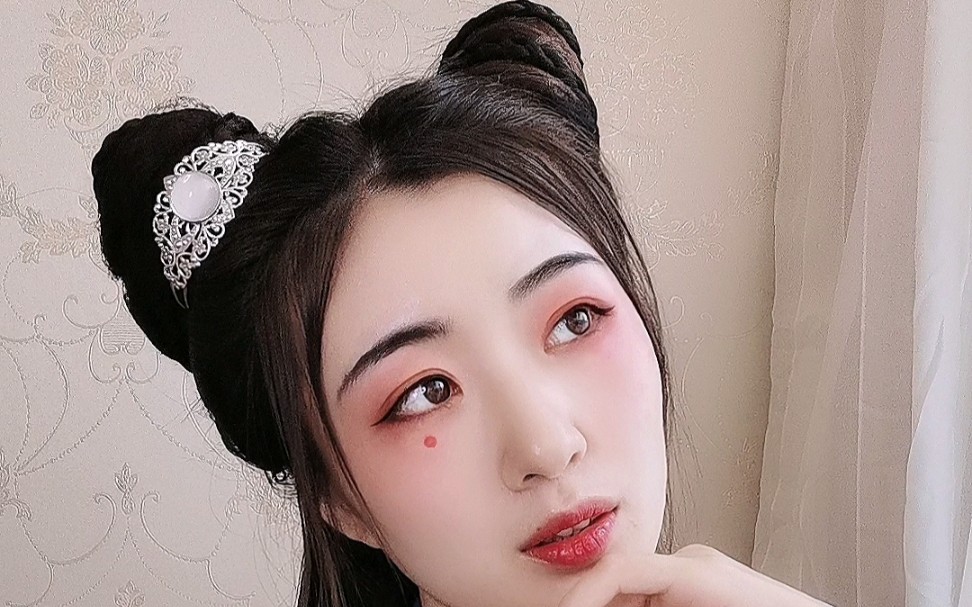 仿琉璃紫狐汉服发型教程