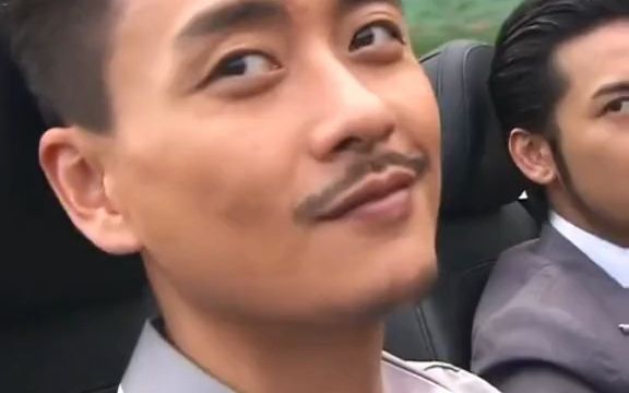 黄宗泽 演co哥的时候是最帅的时候,成熟,两撇胡子,抽万bao路cool,这