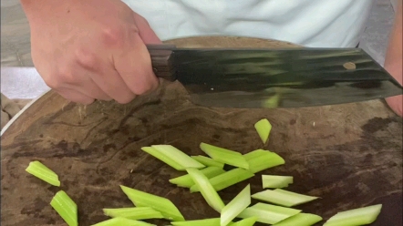 芹菜怎么切成菱形图片