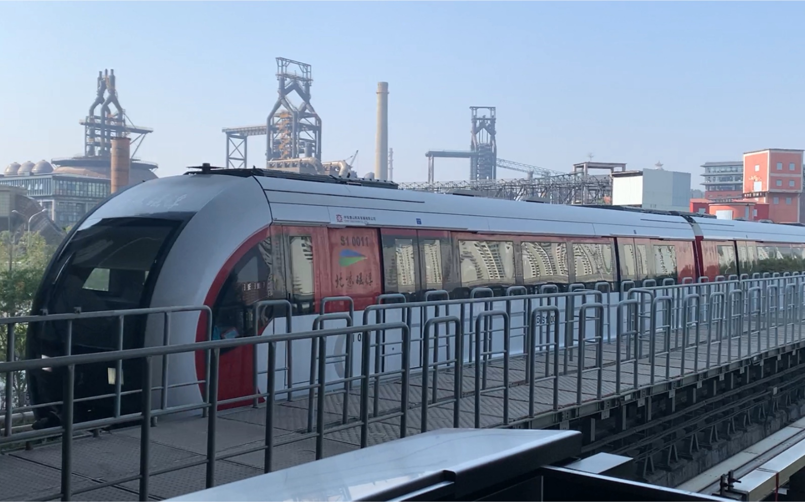 北京地铁s1线s1 001苹果园方向进金安桥站