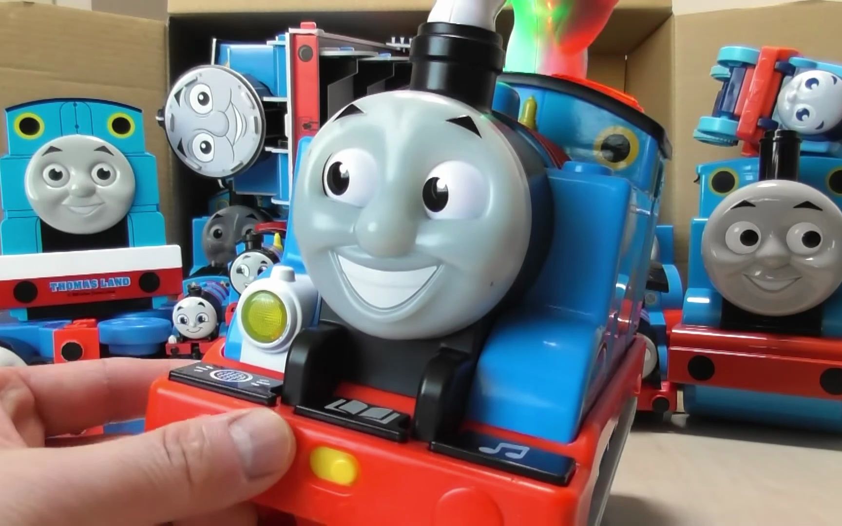 托马斯火车头集合了