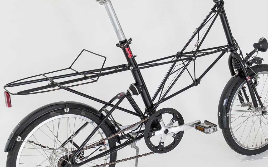 alex moulton 几条车店自拍的小短片