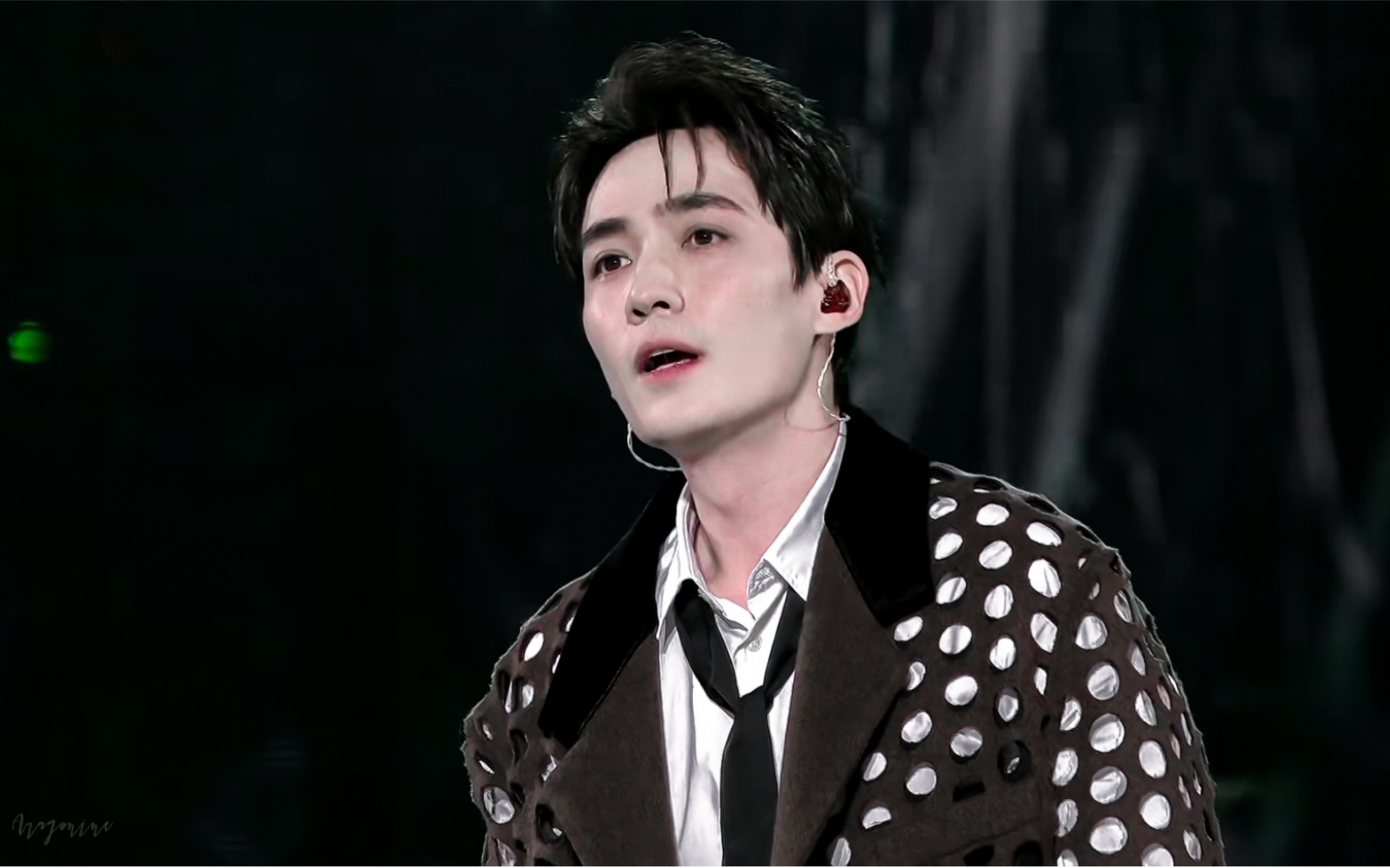 【朱一龙】演唱追梦人 | 现场对视～好近好帅～好好听