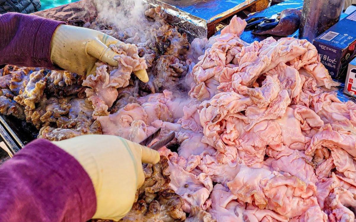 中国人丢弃的"垃圾肉",韩国大妈当宝贝卖,98元1份,日赚2000