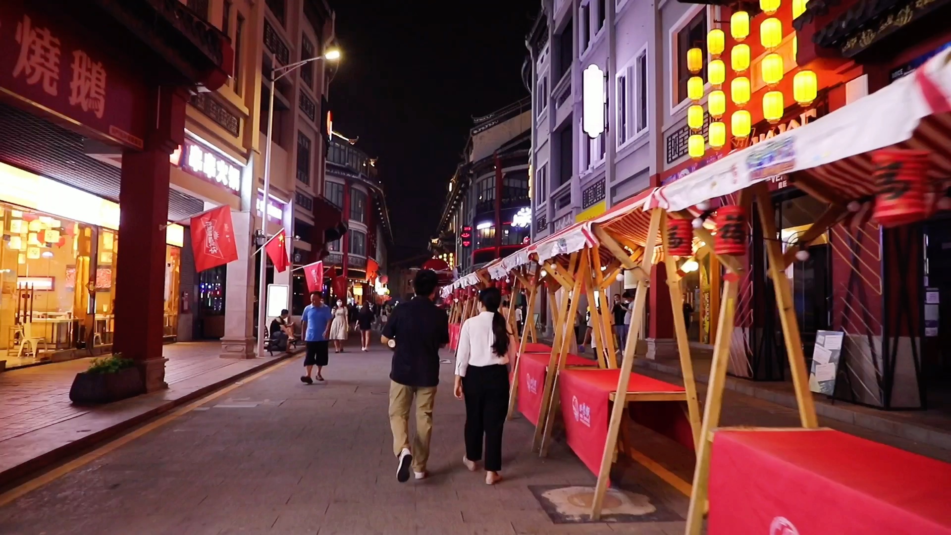实拍走进刚熄灯后的广东惠州网红水东街城市夜景,品一段千年风情