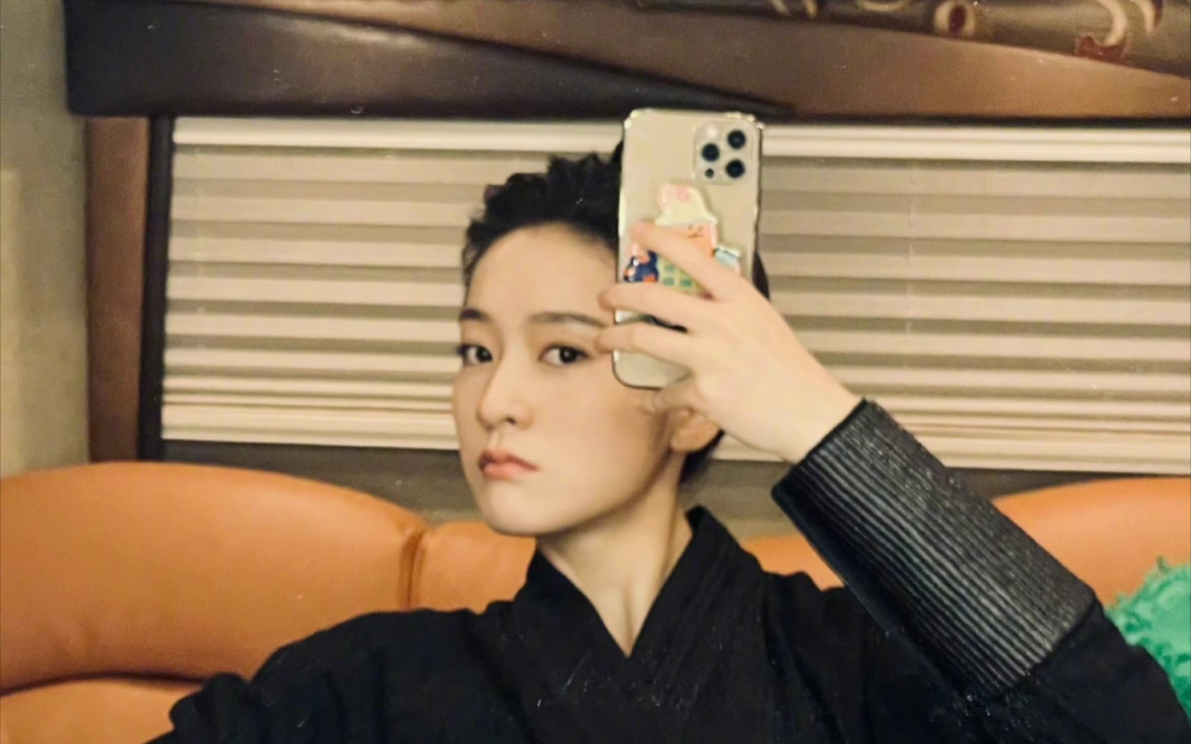 《择君记》张雪迎黑衣装扮