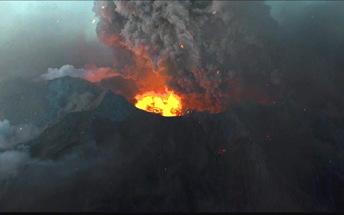 [图]【白云山】死火山重新爆发，引发8.0级超强地震！！重现末日场景！！