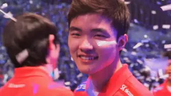 “太阳还是亲手烧光了黄昏”