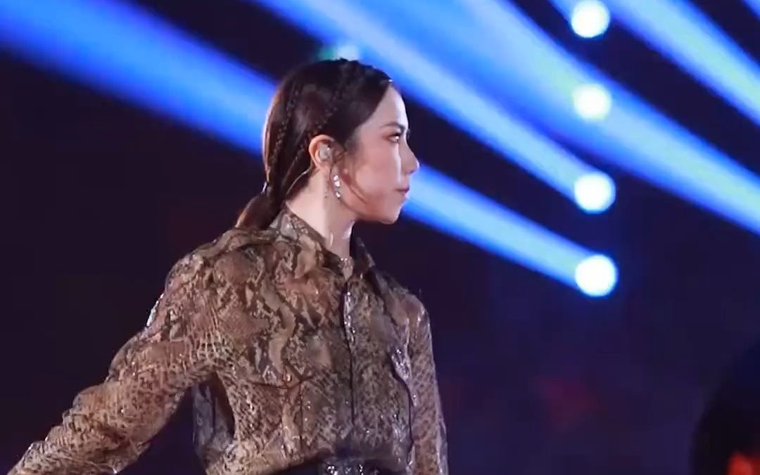 邓紫棋现场飙高音太帅了