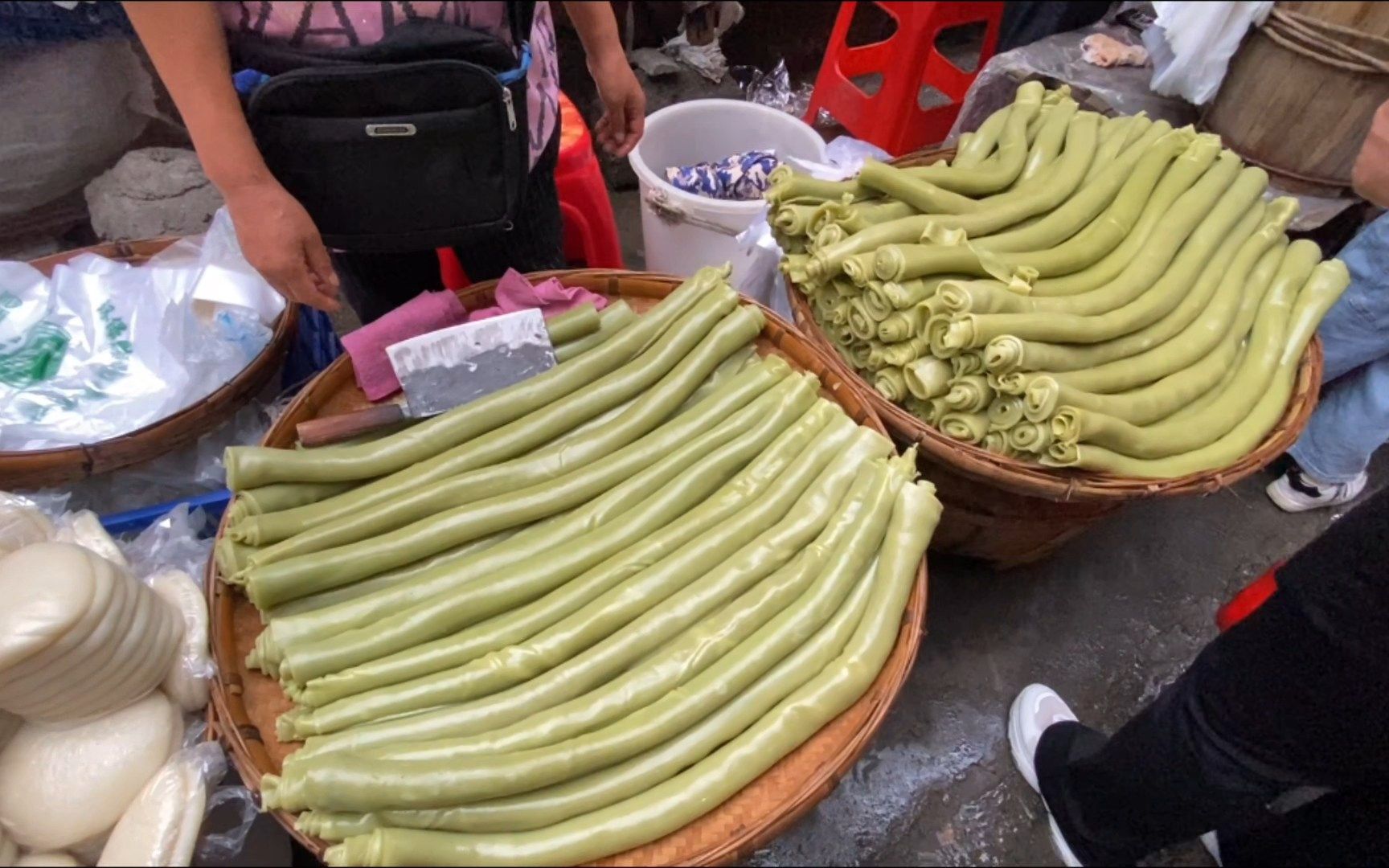 [图]阿哥带大家看下湘西农村赶集场景，有各种农产品和美食，好热闹