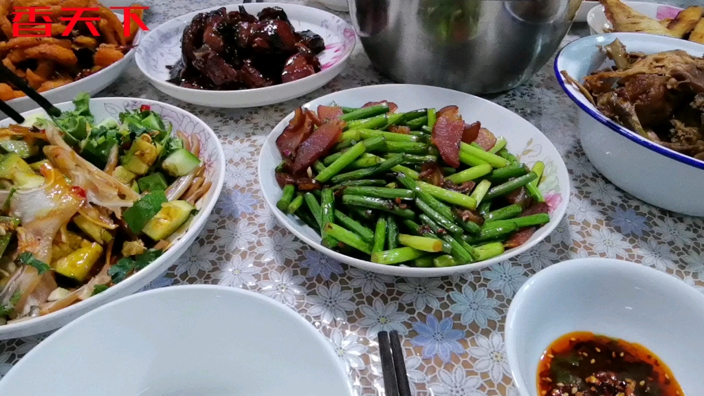 120块钱,做几道家常菜,和大哥喝了一斤白酒,真开心