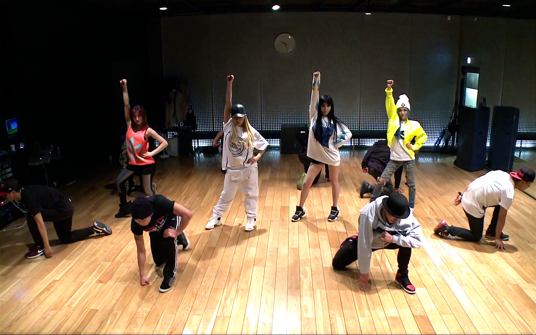 2ne1'falling in love dance practice