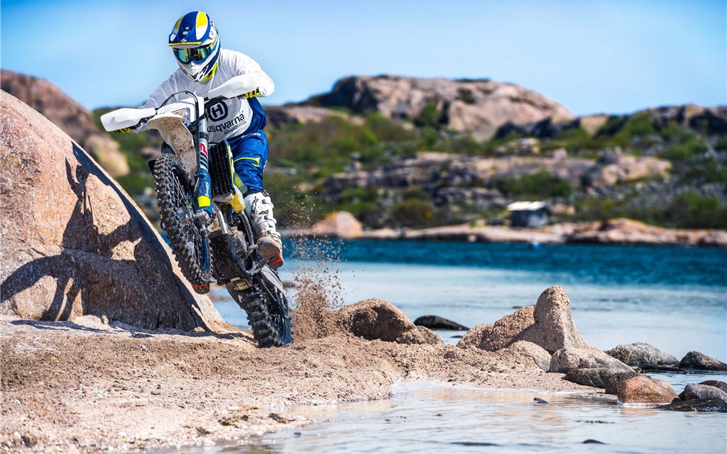 售价约10万的单缸越野摩托车 husqvarna 胡斯瓦纳 fe350 介绍与体验