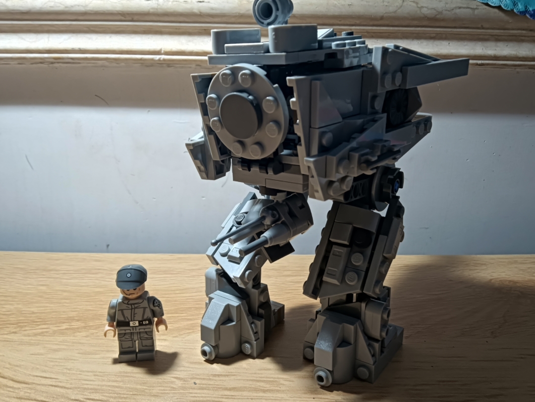 乐高科幻moc 步行者 图片 视频请等待