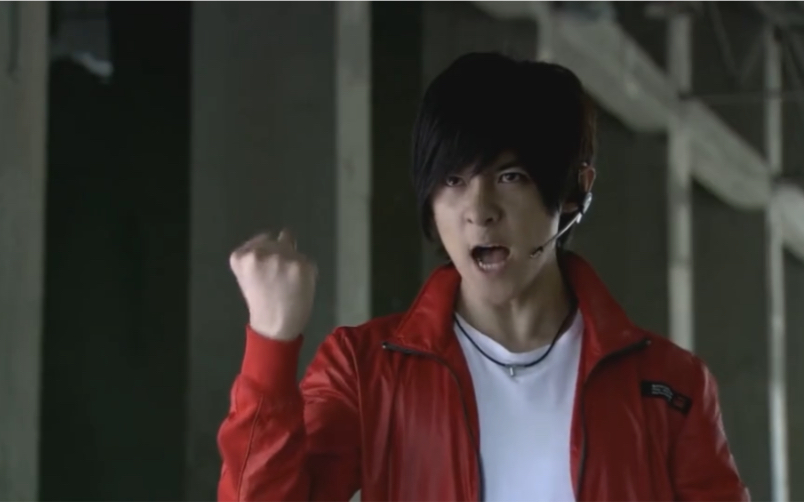 十年前的《帝皇侠》放到今天,剧情和演员上可以说是完爆《上海堡垒》