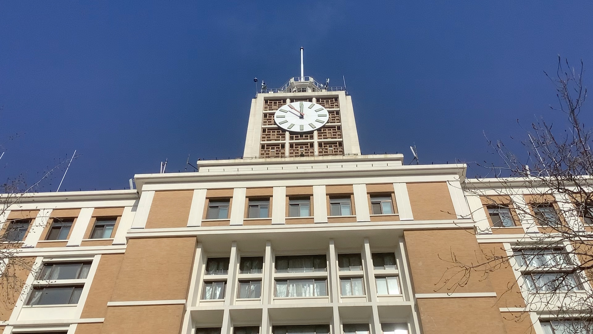 北京电报大楼钟楼12点报时_哔哩哔哩_bilibili