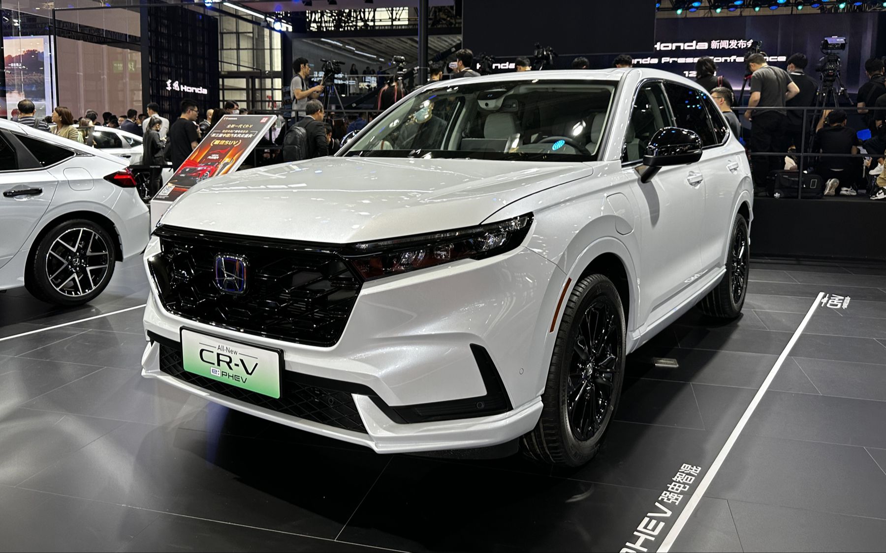 2023上海车展:东风本田全新cr-v e:phev实拍,优势是发动机?