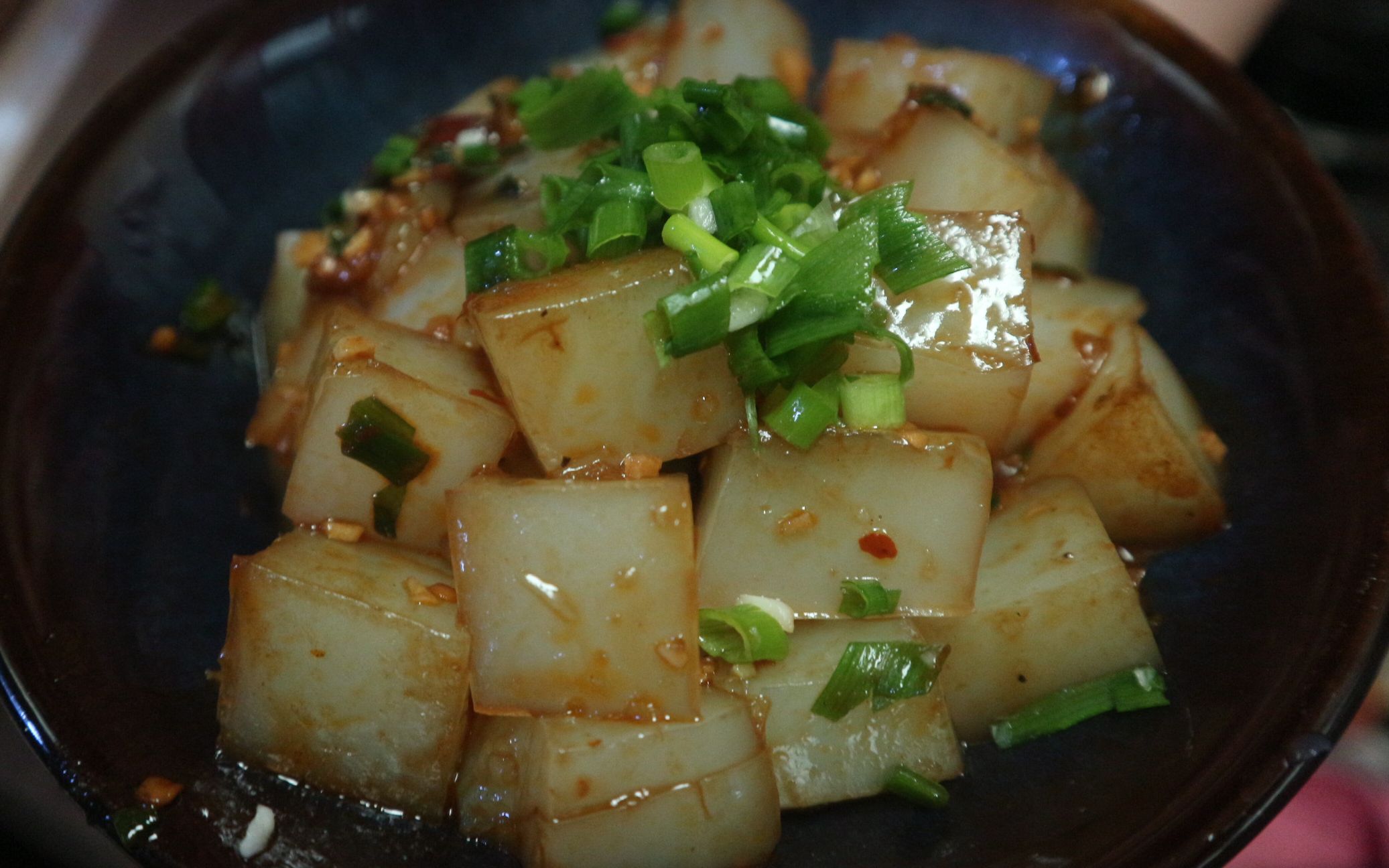 山西老祁做一份炒凉粉,酸辣爽滑又q弹,吃上两三碗不要太满足