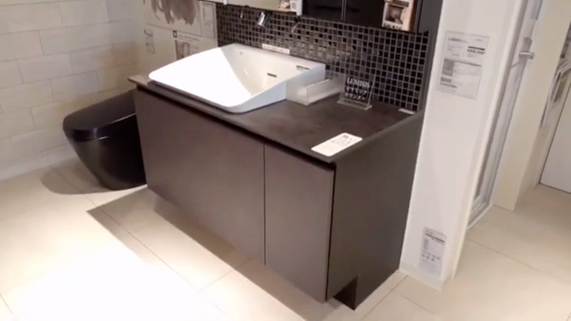 骊住整体浴室柜,设计的很用心