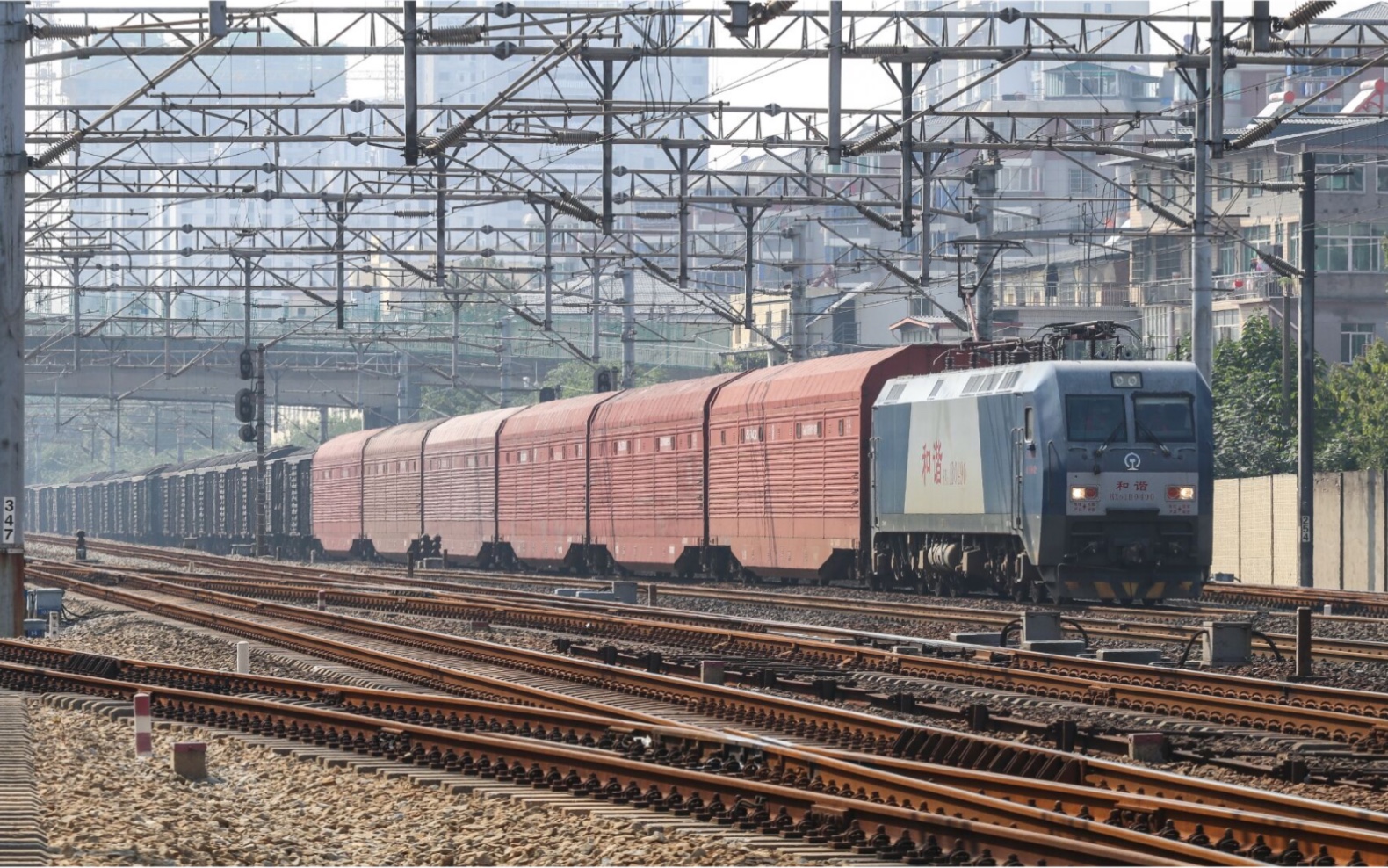 【京九线】电力x218蔡山站两道通过,南局向段hxd1b633_哔哩哔哩_bili