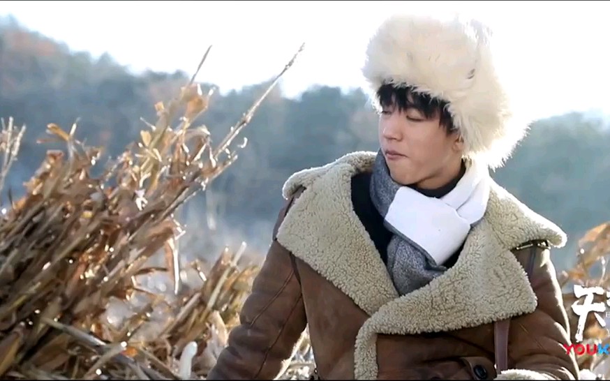 天坑鹰猎 小凯吹泡泡花絮