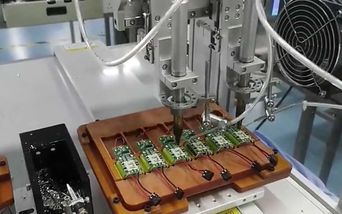 自动焊锡机 pcb板焊锡机器桌面式焊线点机械手下料 全自动焊锡机