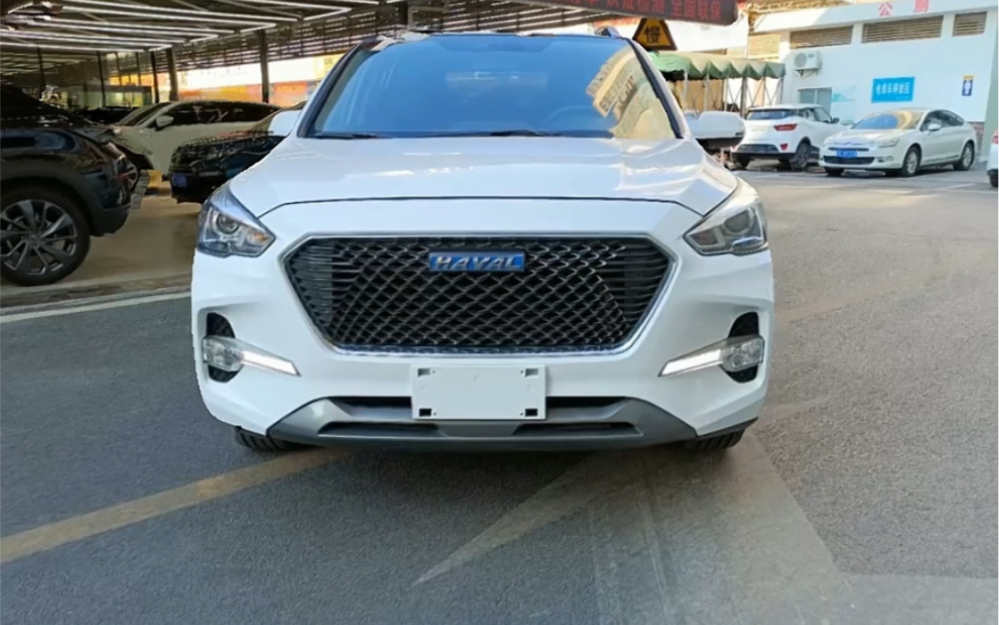 17年哈弗m61.5t 自动两驱尊贵型 自动挡最高配,9.