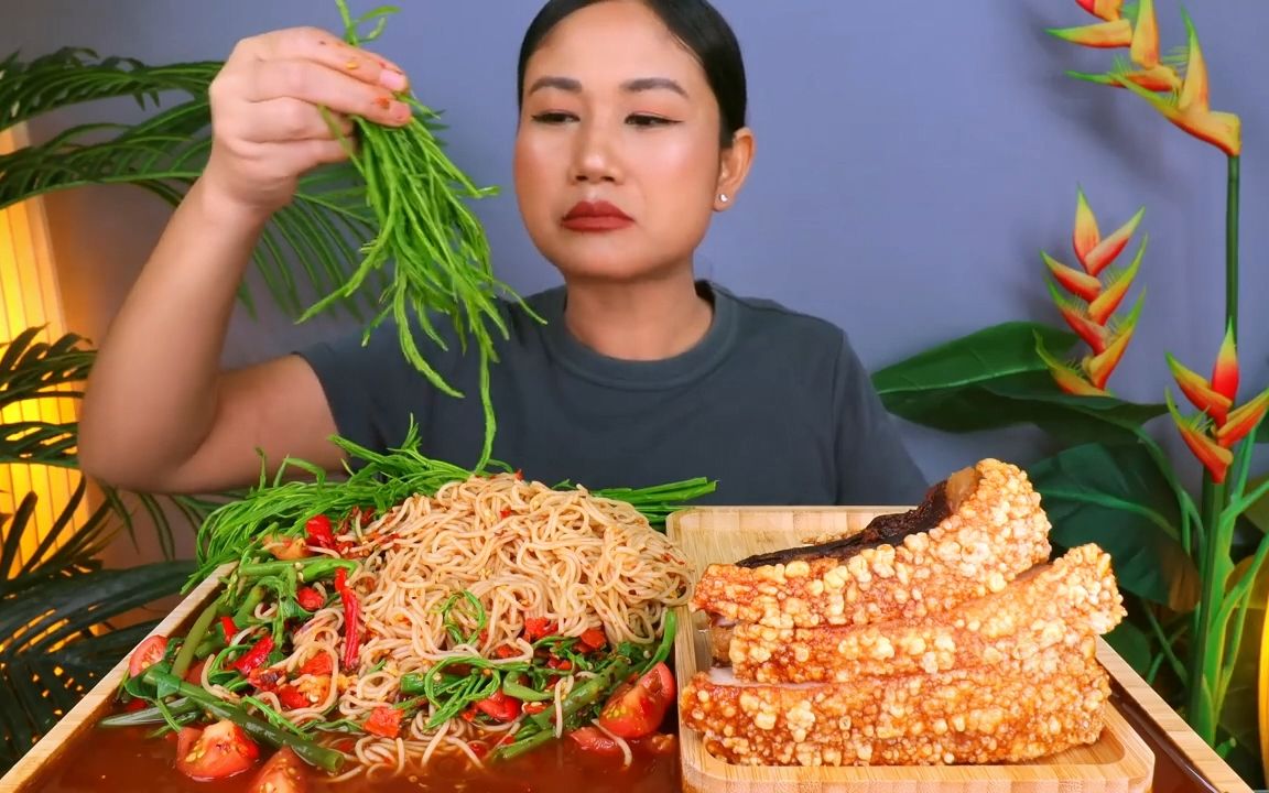 泰国干净姐吃辣椒