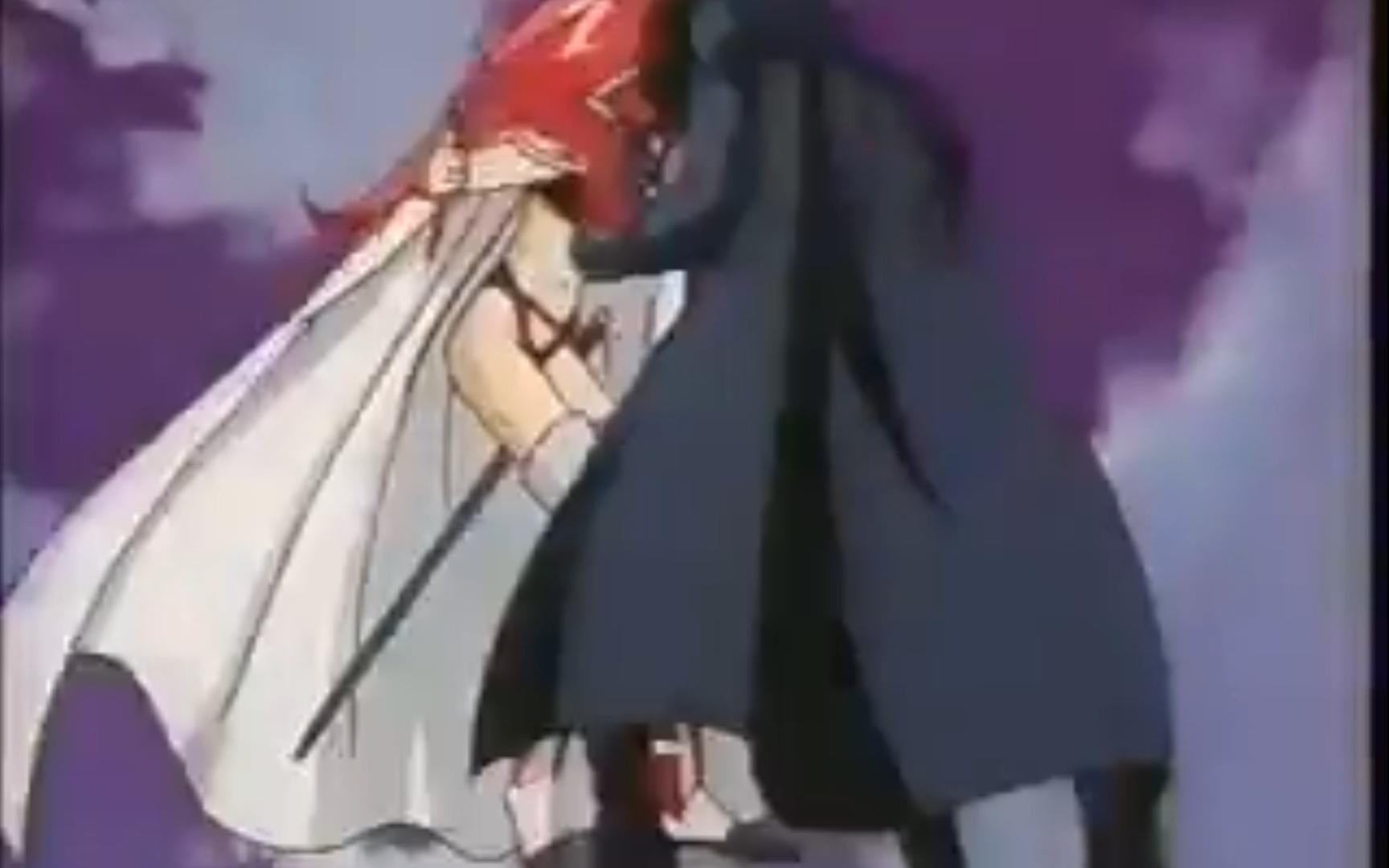 红发美女在空中被偷袭打肚子