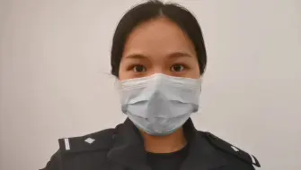 Download Video: 忙碌一天的警花下班后，看到的竟然是……